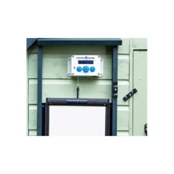 Porte Autobloquante En Aluminium 25 X 30cm - Chickenguard -Promos Vivariux Magasin porte autobloquante en aluminium 25 x 30cm chickenguard rautolk chickenguard securisez la porte de votre poulailler porte guillo 1